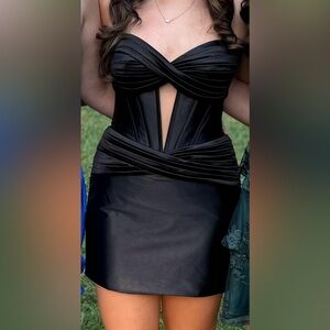 Elegant Black Strapless Mini Dress
